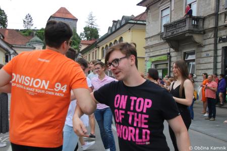 Po dveh letih Kamnik danes v znamenju maturantske četvorke (41)